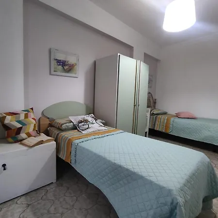 La Casa Di Nonno Raffaele アパート