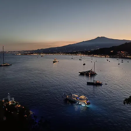 La Casa Di Nonno Raffaele Lägenhet *